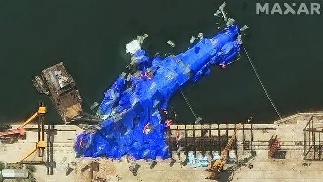 朝鲜驱逐舰下水事故 已知3责任人被拘留据官媒朝中社周日报导称，驱逐舰下水事故的调查工作持续深入开展