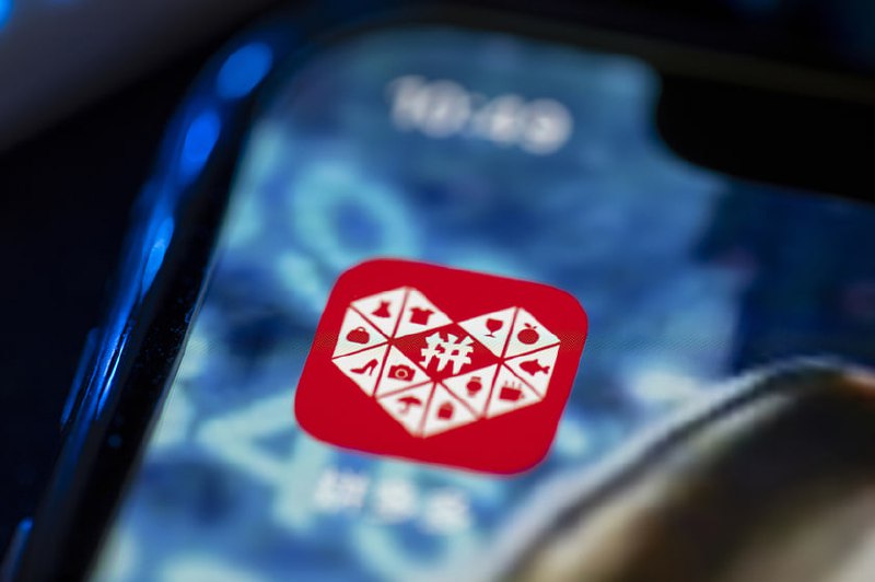 财新周刊｜拼多多竞业限制争议 22年7月毕业入职，23年3月离职，我其实在拼多多只呆了8个月，在职期间到手收入才7.6万”，陆枝告诉财新，拼多多对其启动的竞业限制期限为9个月，拼多多支付了5个月竞业补偿共计1.4万元