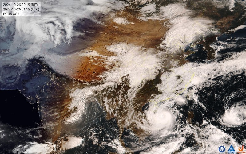 中央气象台10月26日10时继续发布台风黄色预警今年第20号台风“潭美”（强热带风暴级）的中心今天（26日）上午8点钟位于西沙永兴岛东偏北方向约110公里的南海海面，就是北纬17.2度、东经113.3度，中心附近最大风力有11级（30米/秒），中心最低气压为980百帕，七级风圈半径280-450公里，十级风圈半径140-180公里