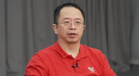 周鸿祎回应360广告多：用户享受免费安全，我们用广告模式营利11月28日，新东方创始人俞敏洪在个人公众号中更新了与360公司创始人、董事长兼CEO周鸿祎的采访对话，周鸿祎回应了360广告多的问题，称大家享受免费安全服务，就要接受互联网广告模式