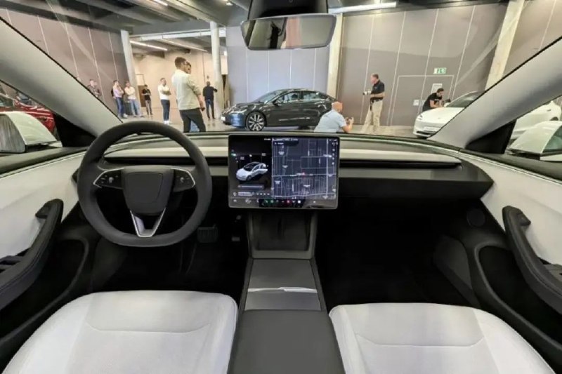 特斯拉官网正式上线全新特斯拉Model 3，标准续航版售价 25.99万元，预计将在今年第四季度开始交付