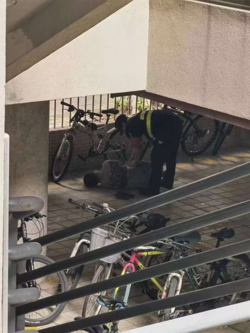 疑似广东工业大学大学城校区发生持刀伤人事件，嫌疑人反锁宿舍拒捕2024年11月17日，广东工业大学大学城校区发生一起持刀伤人事件