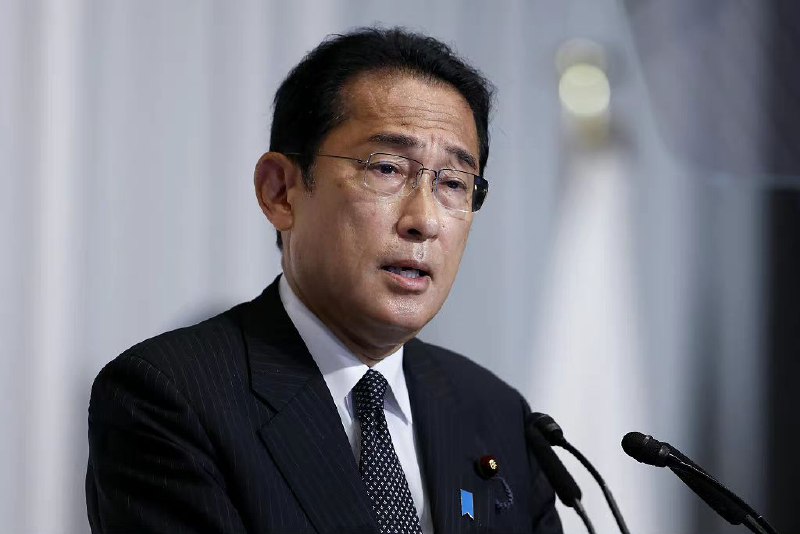 日本首相向靖国神社供奉玉串料据日本共同社今天报道，相关人士证实，日本首相岸田文雄通过自己的事务所、以自民党总裁的名义用私人费用向靖国神社供奉了“玉串料”（祭祀费）此外，岸田文雄今天在出席日本政府组织的“全国战殁者追悼仪式”前，先拜访了东京的千鸟渊公墓，并在那里献花哀悼