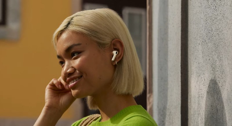 Apple EventAirPods Pro 第三代:发布会的开场展示了乔布斯的理念伴随着不同Apple产品和Apple Store样貌的闪过，Tim Cook出场宣布本场发布会的第一款产品 AirPods Pro 第三代新的Airpods Pro 相比提第二代更加的适合运动提供IP57防水