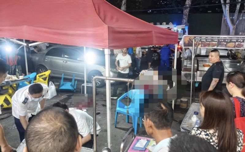 网传武汉夜市枪击案，最少2人中枪，传现场开4枪疑犯逃走湖北武汉18日传出枪响