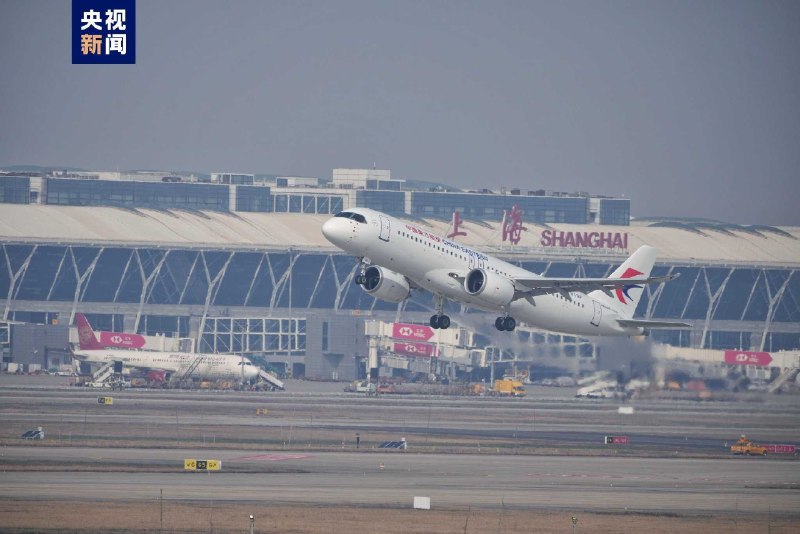 东航第五架C919大飞机交付入列3月2日9时30分，编号为B-919F的东航第五架C919国产大飞机，执行MU2999调机航班，从上海浦东国际机场起飞，于9时51分抵达上海虹桥国际机场，正式入列东航机队