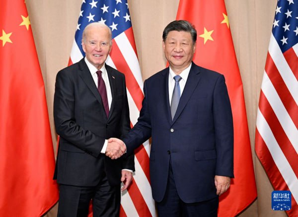 习近平同美国总统拜登在利马举行会晤习近平指出，过去4年，中美关系虽然历经跌宕起伏，但也开展了对话和合作，总体实现了稳定