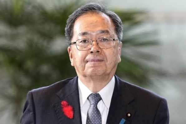 日本公明党任命齐藤铁夫为新党首当地时间11月9日，日本公明党在临时党大会上批准了人事安排，决定由齐藤铁夫接替已宣布辞职的石井启一担任党首